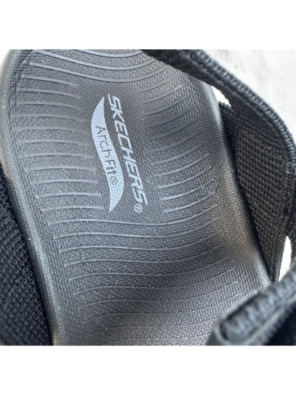 Skechers Women's GO WALK Arch Fit 2.0 - Annie Athletic Sandal Adjustable Straps - Picture 3 of 9